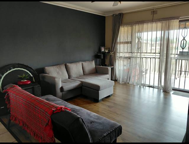 2 BEDROOM SECTIONAL TITLE FOR SALE IN SONNEVELD